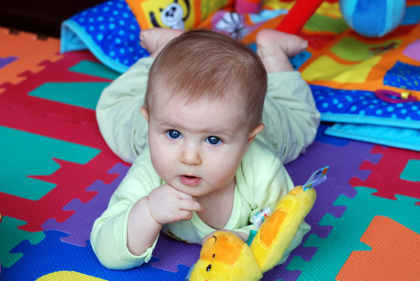 Büyük mavi gözlü küçük bebek - Fotoğraf, Görsel