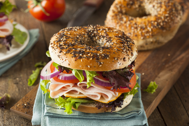 Healthy Turkey Sandwich on a Bagel - Foto, immagini