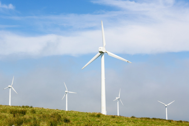 Turbiny wiatrowe na farmie wiatrowej w Galicji, Hiszpania - Zdjęcie, obraz