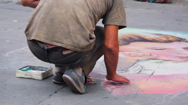 Artista de rua em Siena
 - Filmagem, Vídeo