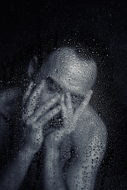 Man Behind Wet Glass - Фото, изображение