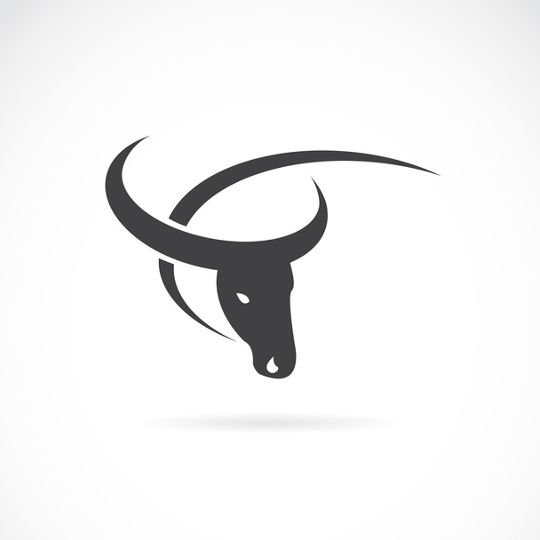 Imagen vectorial de un diseño de búfalo sobre fondo blanco. - Vector, Imagen