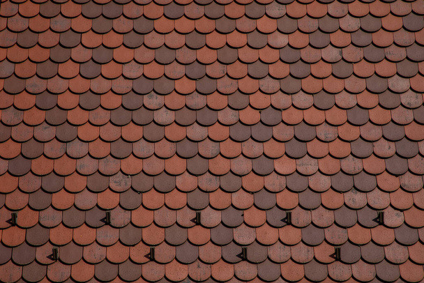 Brown terra cotta tetőcserép textúra piros védelem háttér zökkenőmentes - Fotó, kép