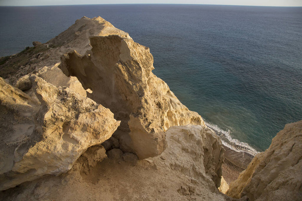 Красиве скелясте узбережжя в Греції - Фото, зображення