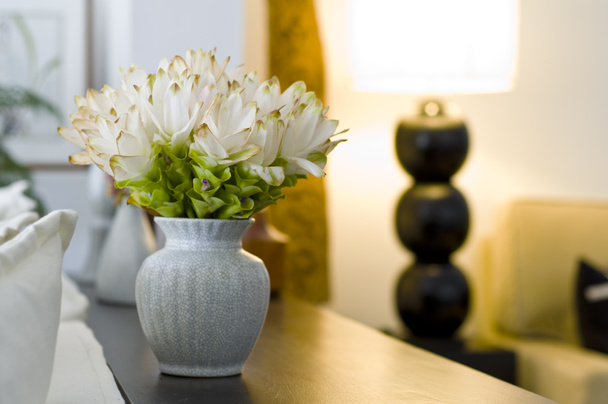 Blumenvase in schönem Interieur - Foto, Bild
