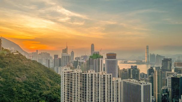 7 月 28 2023 香港の北岸に位置する賑やかな地区 - 写真・画像