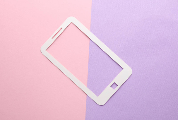 Carta tagliata Smartphone su sfondo pastello. Layout minimalista creativo - Foto, immagini