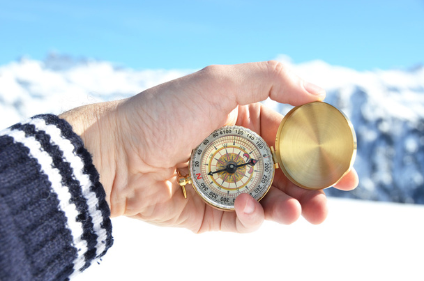 Kompas v ruce v zimě - Fotografie, Obrázek