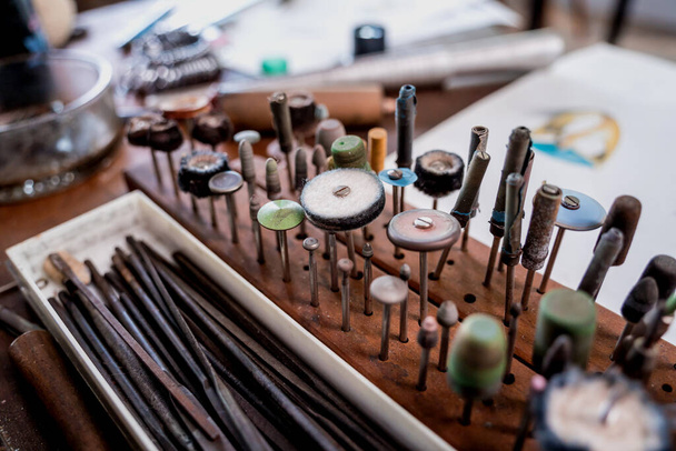 Instruments kit in a large workshop for the manufacture of handmade jewelry. - Foto, Imagem