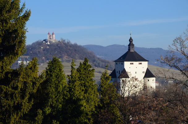 Nuevo Castillo y Calvario en Banska Stiavnica
 - Foto, Imagen