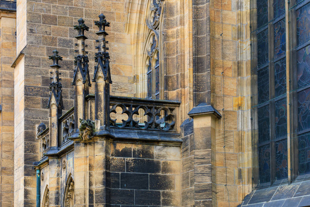 Details of the exterior of the Gothic Catholic Cathedral of St. Vitus, Wenceslas and Vojtech in Prague Castle. Background with selective focus and copy space - Foto, Imagen