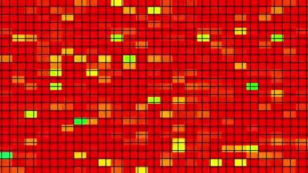 Smyčka žlutá oranžová červená pixel LED digitální mřížka světla vzor animace na černém abstraktním pozadí. Jasné světlomety blikající počítačové techniky.Abstraktní futuristické světle modré pixelované dlaždice mozaika - Záběry, video