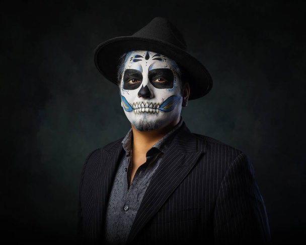 Catrin portrait. Typical Mexican character. Day of the dead and Halloween make up. - Fotografie, Obrázek