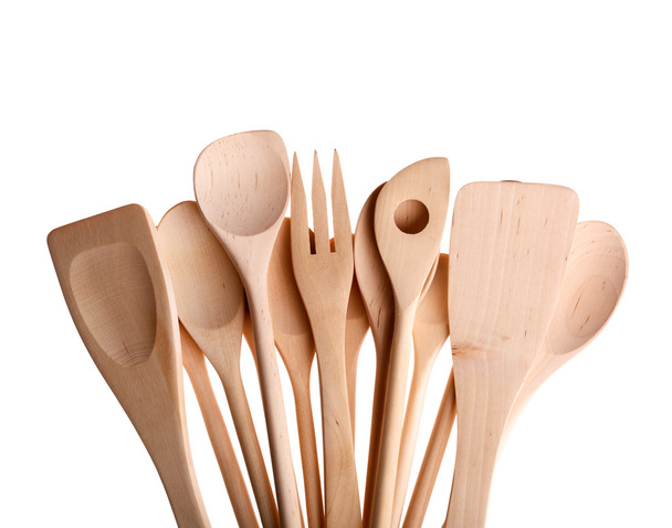 Assortiti diversi utensili da cucina in legno posate su bianco
. - Foto, immagini