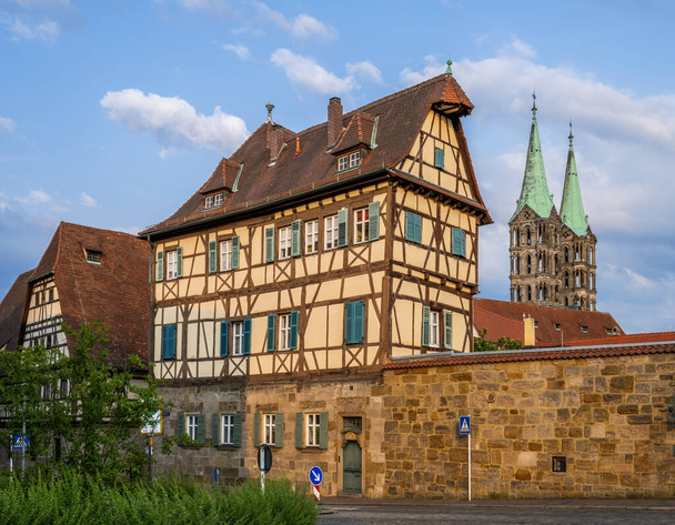 Ciudad histórica de Bamberg (Franconia, Alemania) con vistas a la catedral - Foto, imagen