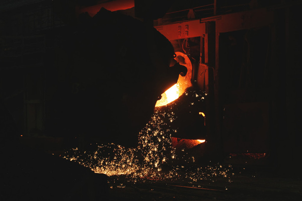 fábrica metalúrgica
 - Foto, Imagem