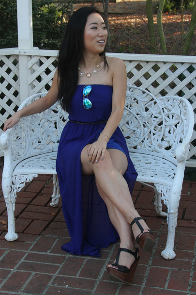 Pretty Chinese  girl in a blue dress - Φωτογραφία, εικόνα