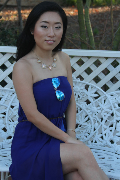 Pretty Chinese  girl in a blue dress - Foto, immagini