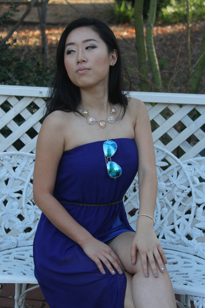 Pretty Chinese  girl in a blue dress - Foto, afbeelding