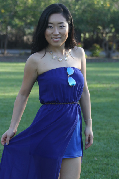 Jolie fille chinoise dans une robe bleue
 - Photo, image