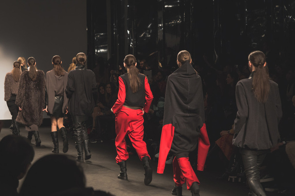 Models walking the runway at Fatima Val fashion show - Fotoğraf, Görsel