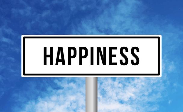 Happiness πινακίδα στο θολό φόντο του ουρανού - Φωτογραφία, εικόνα