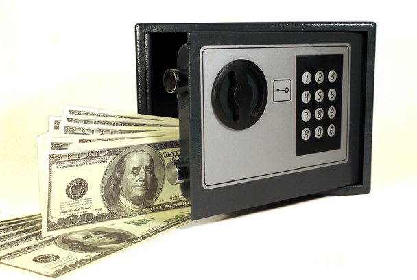 Caja fuerte con dinero
 - Foto, imagen