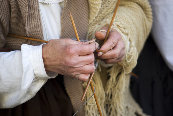 Mature woman knitting wool - Φωτογραφία, εικόνα