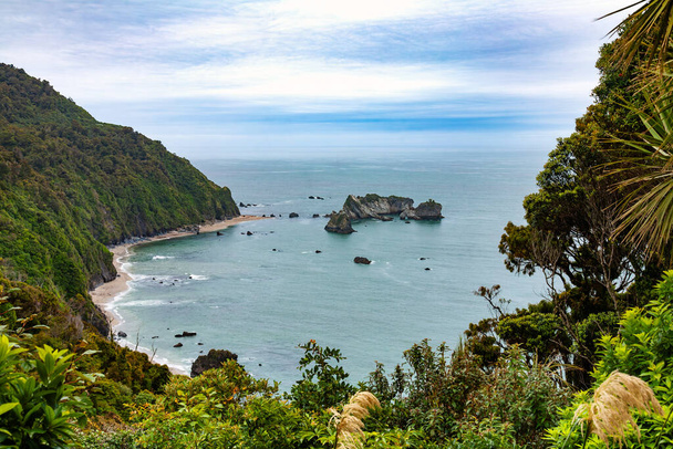Pohled z Knights Point vyhlídka na západním pobřeží Jižního ostrova Nového Zélandu - Fotografie, Obrázek
