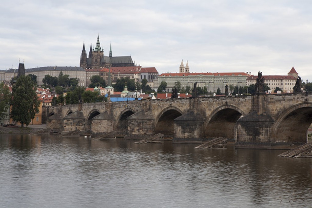 Історичний Карлового мосту в Празі - Фото, зображення