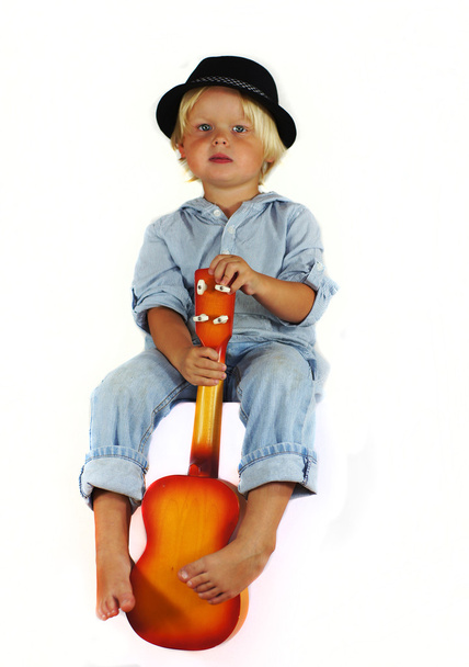 Der Junge mit der Gitarre - Fotoğraf, Görsel