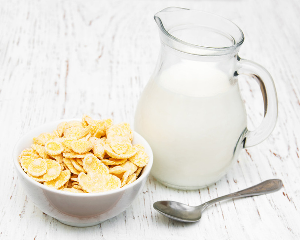 maissihiutaleet maidon kanssa
 - Valokuva, kuva