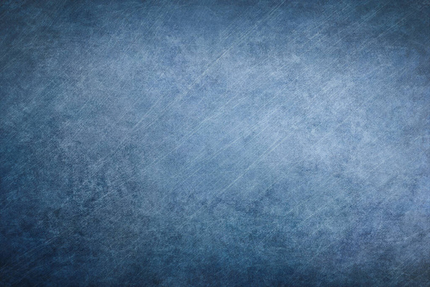青いコンクリートの背景のテクスチャ. 粗いセメントの質が付いている暗い壁紙. 装飾的な自然の壁の概念,表面のモックアップ. アートデザインの抽象的なグラウンジ背景. トップビュー,クローズアップ,コピースペース - 写真・画像