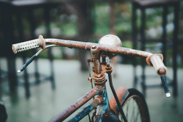 bicicleta, vintage enferrujado, ambiente abandonado, clássico deteriorado, passado er - Foto, Imagem