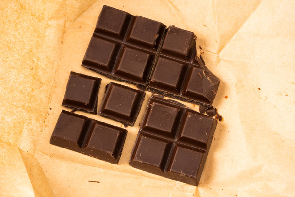 μια σοκολάτα που απομονώνονται σε λευκό φόντο.  - Φωτογραφία, εικόνα