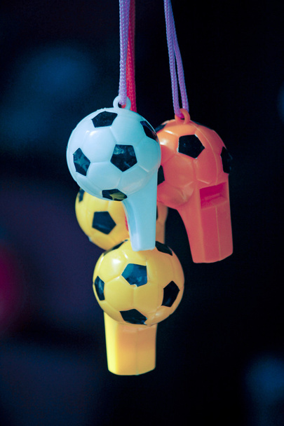 свистки с футбольным дизайном
 - Фото, изображение