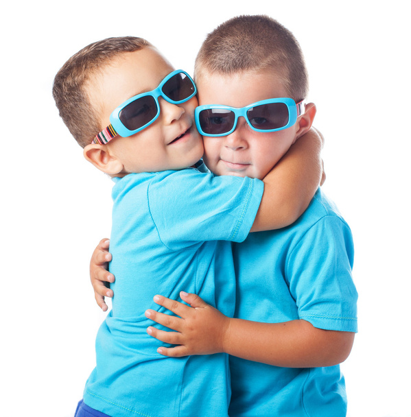 Niños con gafas de sol
 - Foto, Imagen
