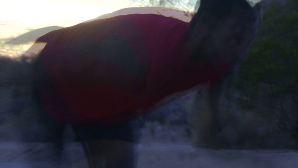 Male running along road - Filmagem, Vídeo