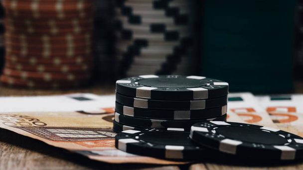 Stack of póker zseton nagy tétes kaszinó játékok - Fotó, kép
