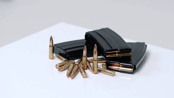 pallottole calibro 762, concetto militare - Foto, immagini