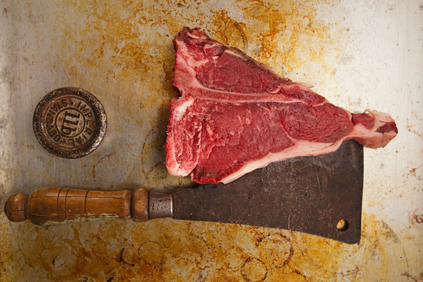Яловичий стейк з м'ясом
 - Фото, зображення