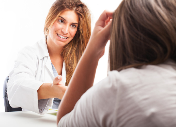 Doctor talking with a patient - Foto, imagen