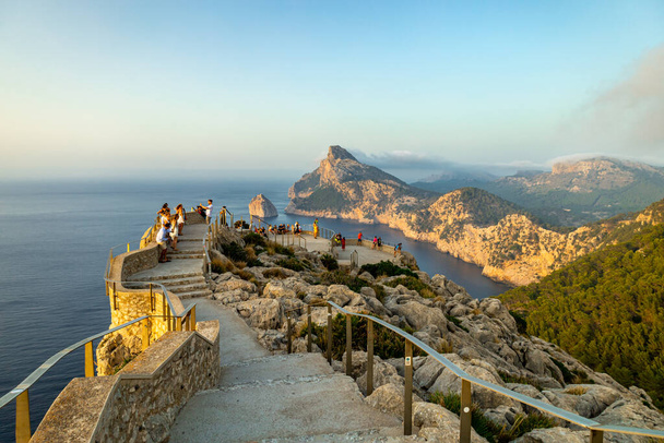 Camino al punto culminante de la hermosa isla balear Mallorca - Cap de Formentor - España - Foto, Imagen