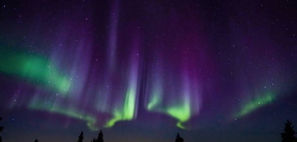 Северное сияние в небе Aurora Green light in the sky Norway North Pole 3d illustration - Фото, изображение