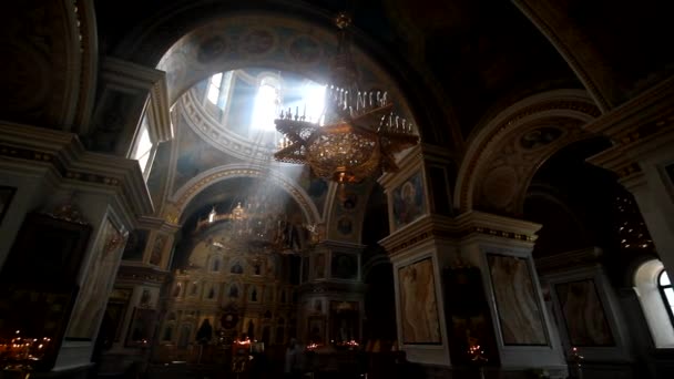 Innenraum der Russisch-Orthodoxen Kirche - Filmmaterial, Video