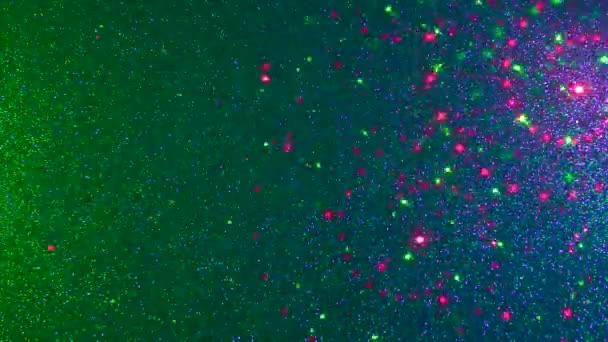 Auf einem blau-lila Farbverlauf Hintergrund, fliegende animierte wechselnde Muster in grün und rosa - Filmmaterial, Video