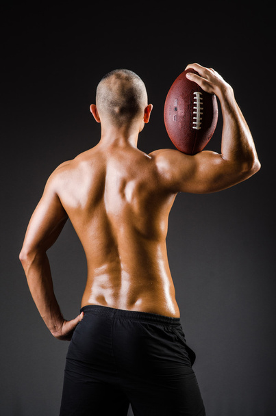 Jugador de fútbol muscular
 - Foto, imagen
