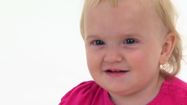 egy aranyos kisgyermek portréja - Felvétel, videó