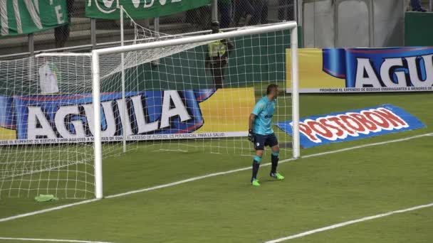 March 3, 2015 - Cali, Colombia - Soccer Goalie Catches Ball - Záběry, video