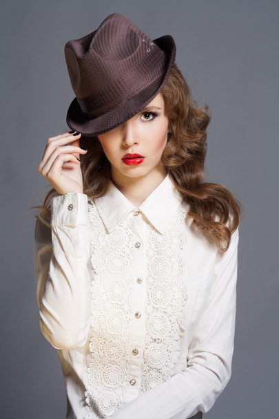 beautyful young woman in hat - Φωτογραφία, εικόνα